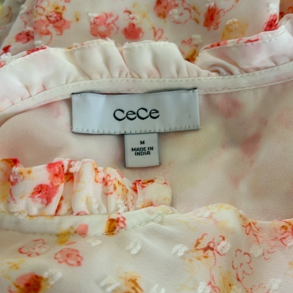 CeCe Coral Floral🌷 Blouse - Picture 4 of 10